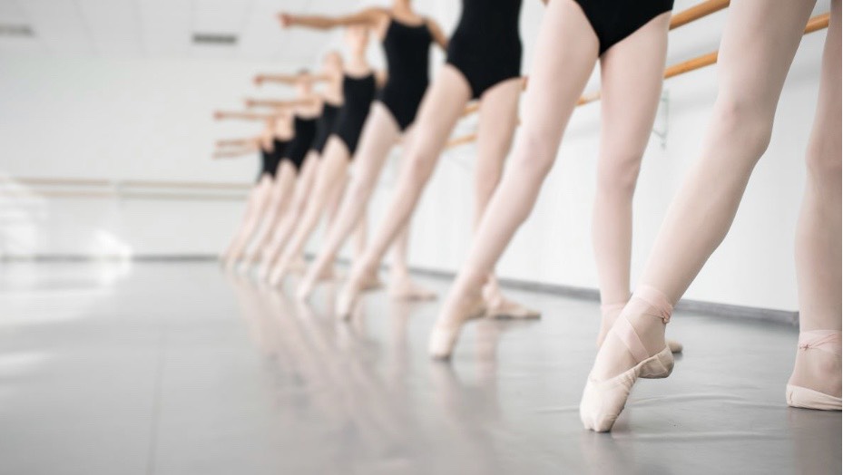 芭蕾舞者修長美腿